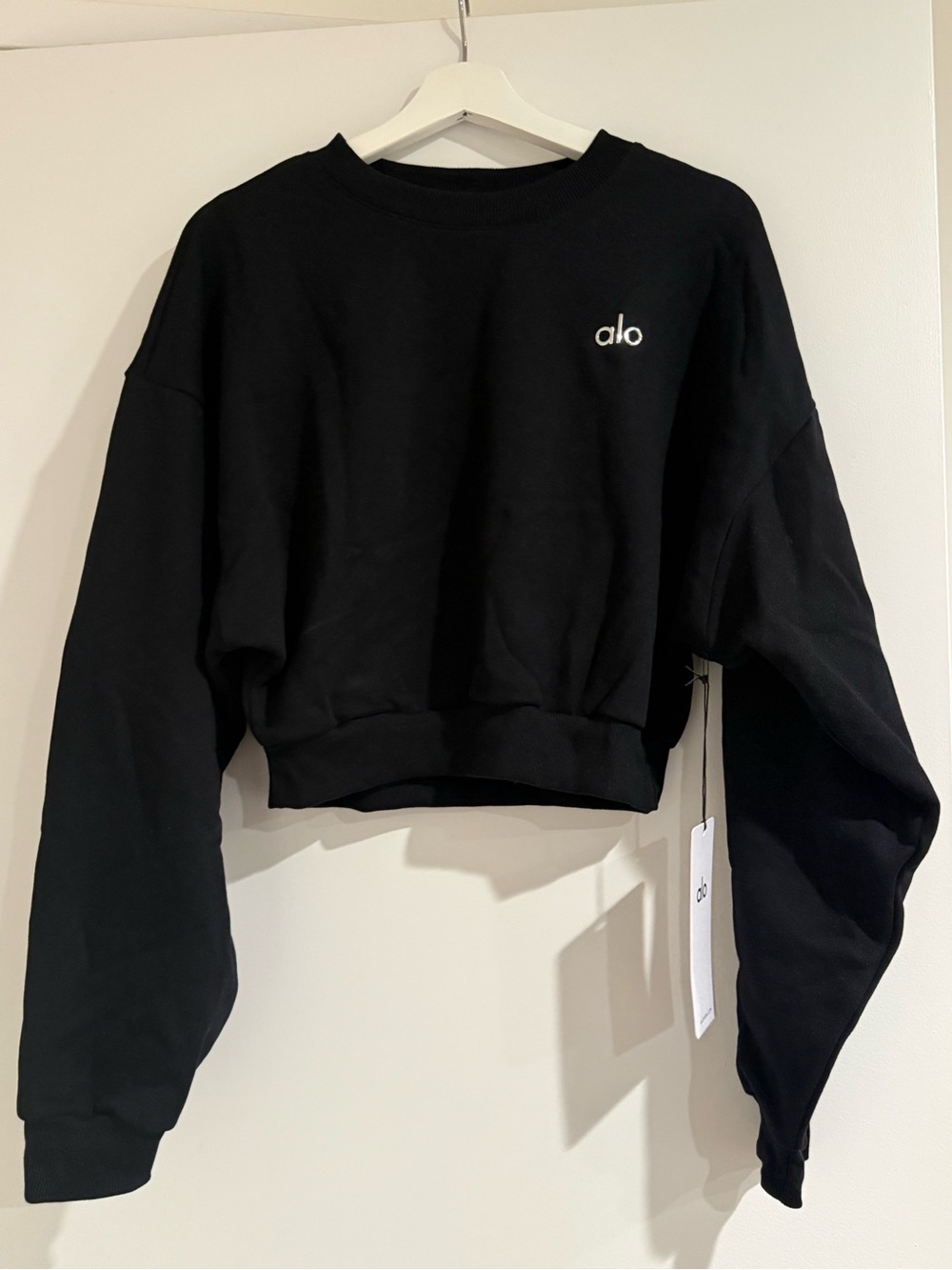 ALO Yoga Black Cropped Crewneck Sweatshirt